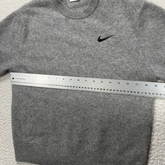 Nike Cashmere Sweater Men's M Gray Crewneck Custom Athlete Luxury Minimalist - Picture 8 of 9